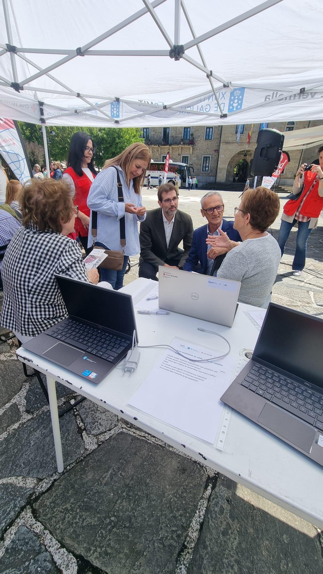 A Axencia para a Modernización Tecnolóxica de Galicia e Cruz Vermella impulsan a capacitación dixital da cidadanía cos obradoiros itinerantes de ‘Enredando Tour ‘